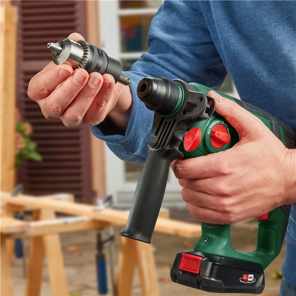 Bosch UniversalHammer 18V 1x4Ah