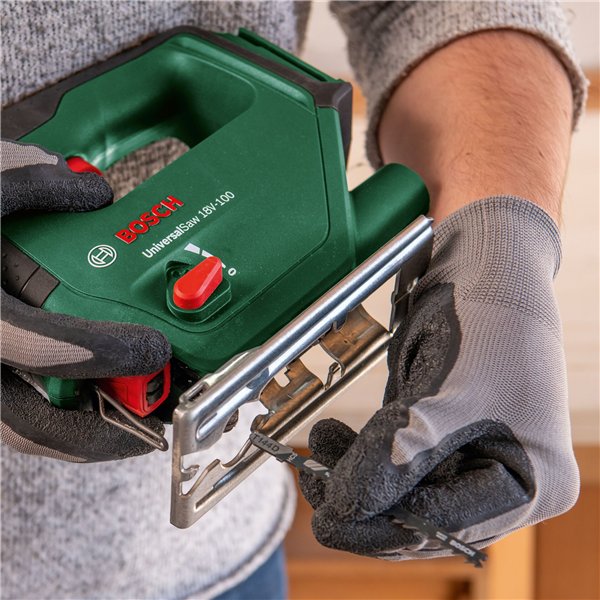 Bosch UniversalSaw 18V Baretool