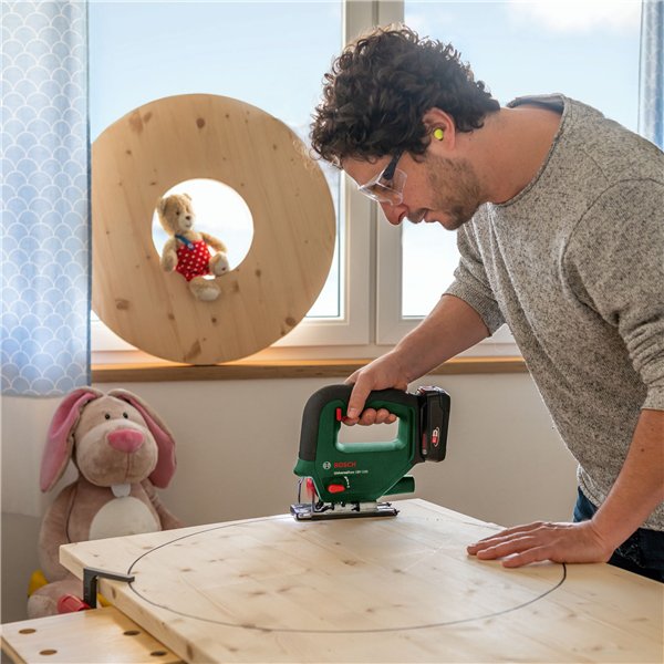 Bosch UniversalSaw 18V Baretool