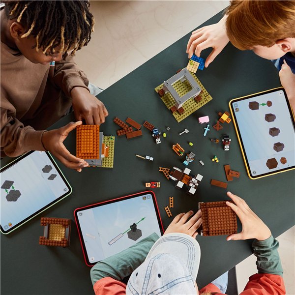 LEGO Minecraft 21278 The Pillager Outpost and Ravager