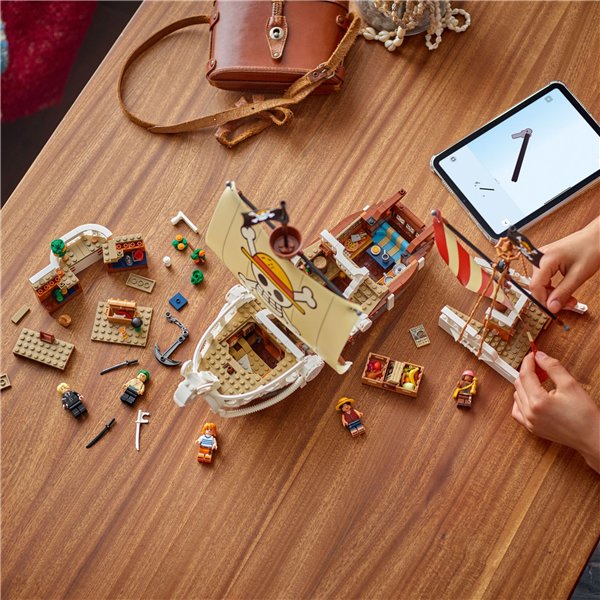 LEGO ONE PIECE 75639 The Going Merry Pirate Ship