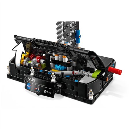 LEGO Technic 42221  NASA Artemis Space Launch System Rocket