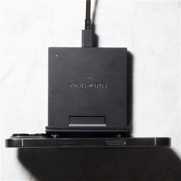 Native Union Rise Solo Foldable Qi2 Wireless Charger Black