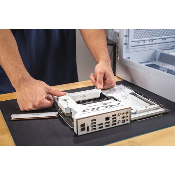 Crucial Pro DDR5-6000 Set 32GB 2x16GB UDIMM bianco Overclocking