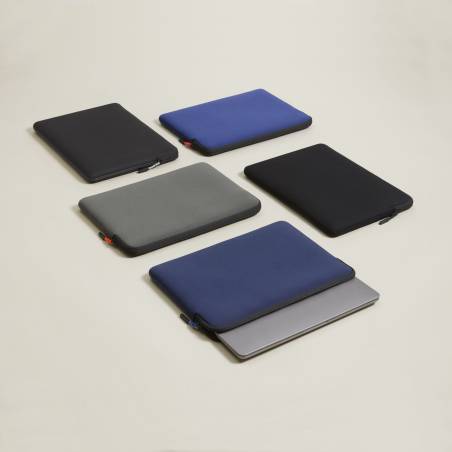 Pipetto Classic Fit Sleeve MacBook Air 15  Black