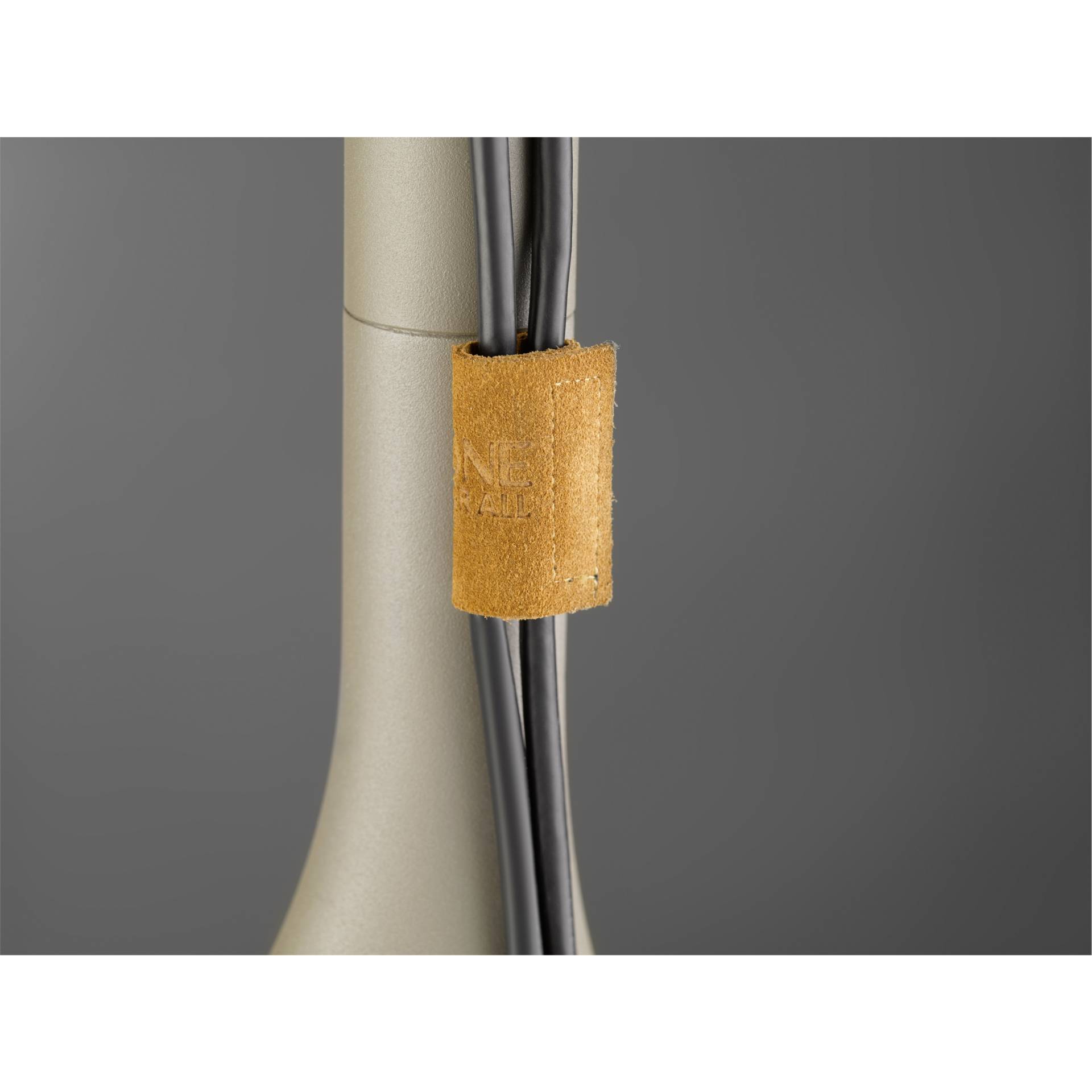 One for All TV Stand Ultraslim TURN 65  Tripod 360 WM7471 sc