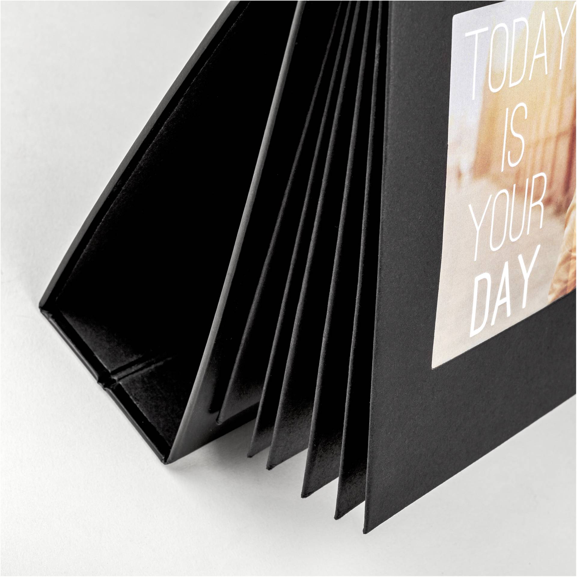 Walther Spiral photo frame 10x15 black Paper 12 photos SB015
