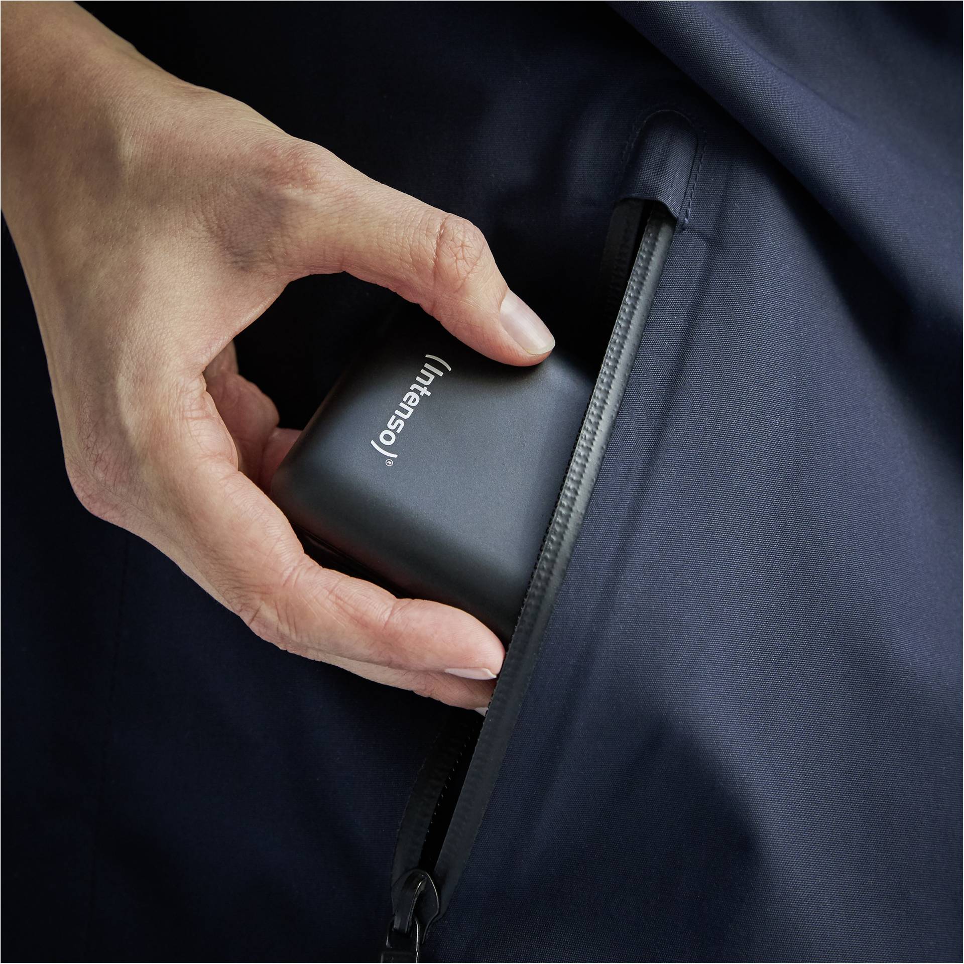 Intenso Powerbank XC10000 nero +USB-A zu tipo C cavo 10000 m