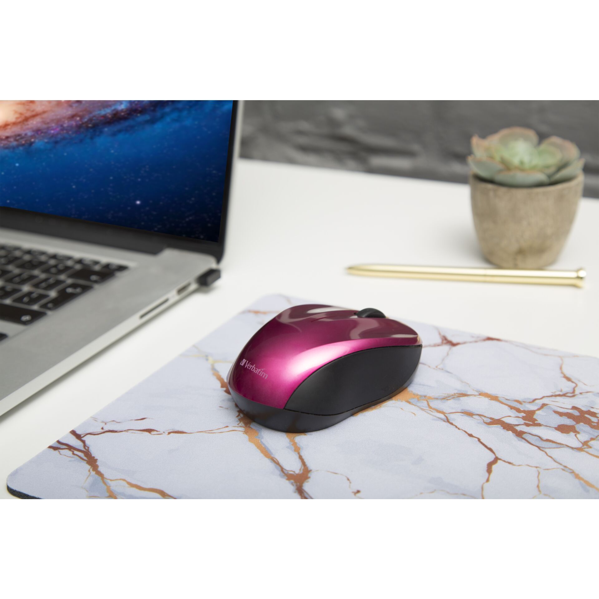 Verbatim Go Nano Wireless Mouse Hot Pink