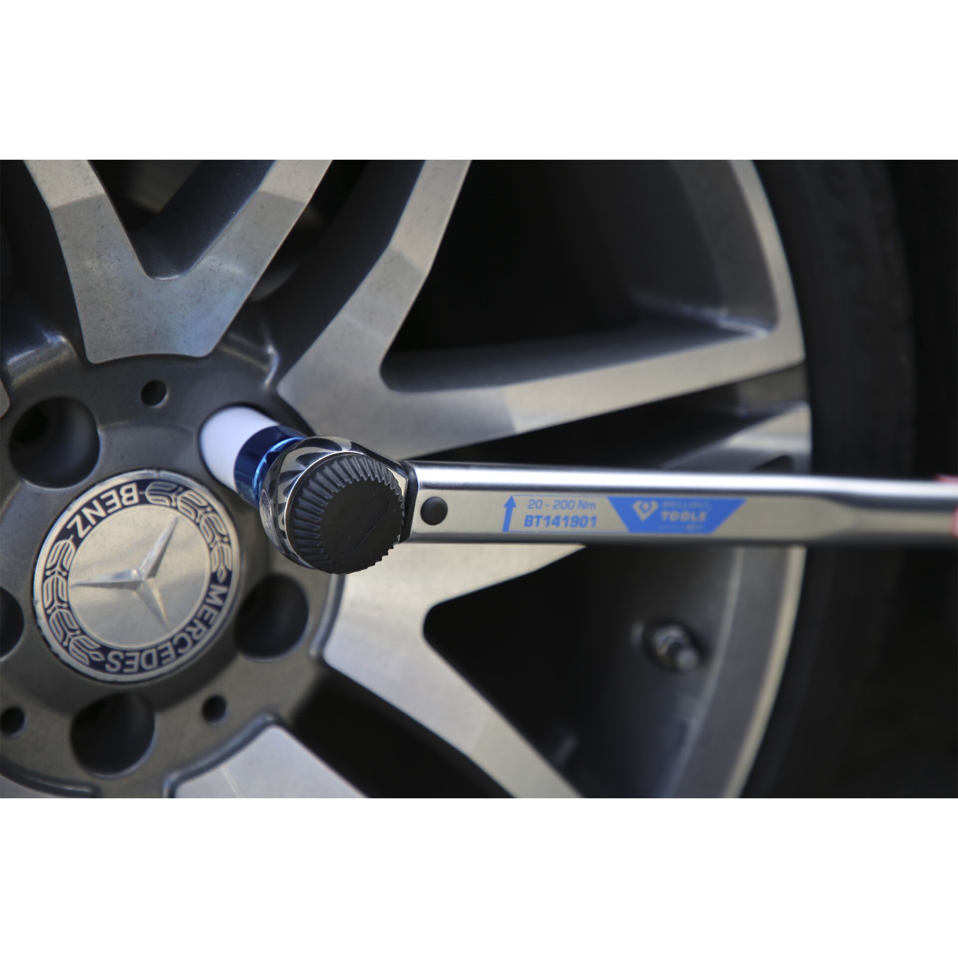Brilliant Tools BT141901,  1/2 torque wrench 20 200 Nm