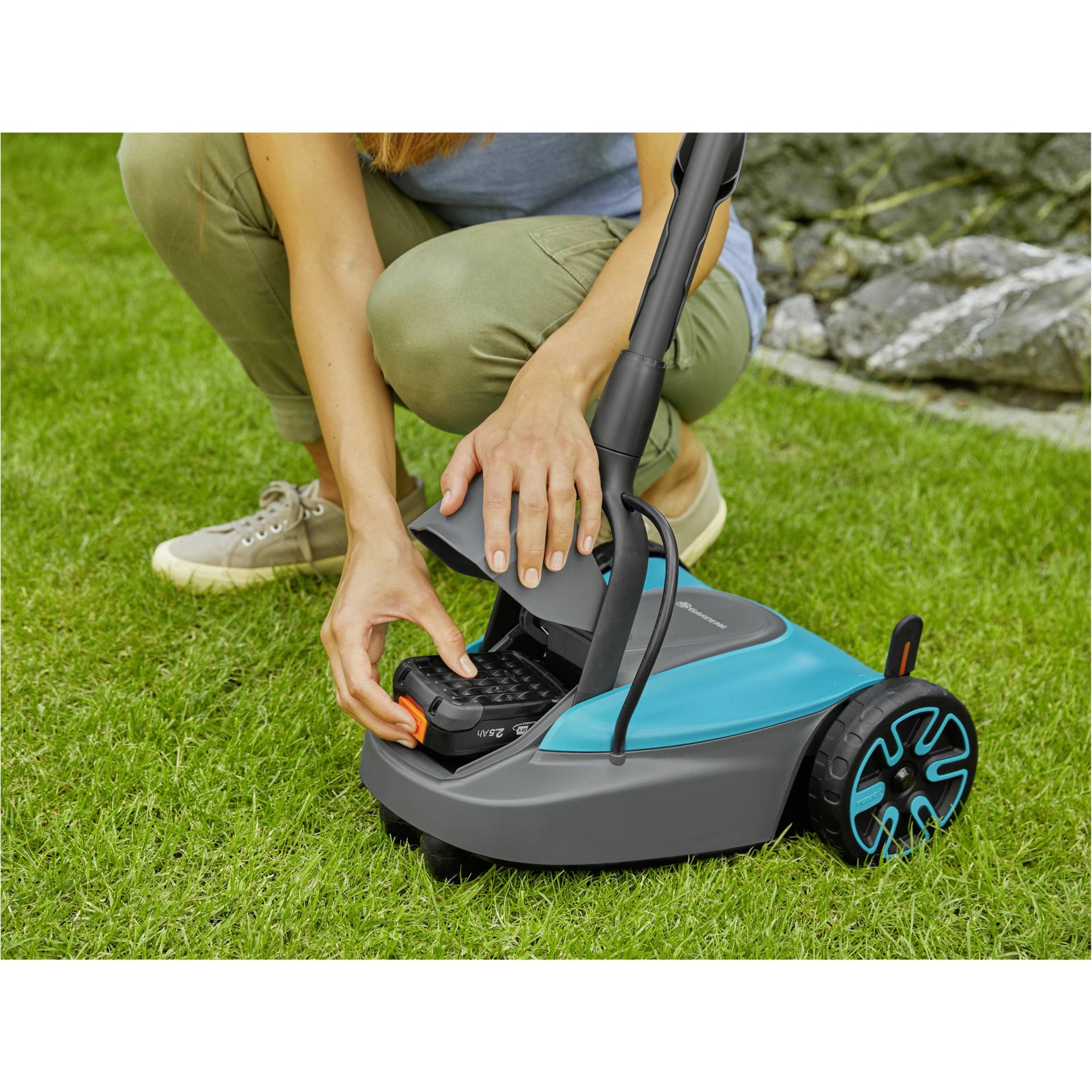 Gardena cordless lawn mower HandyMower 22/18V P4A Set