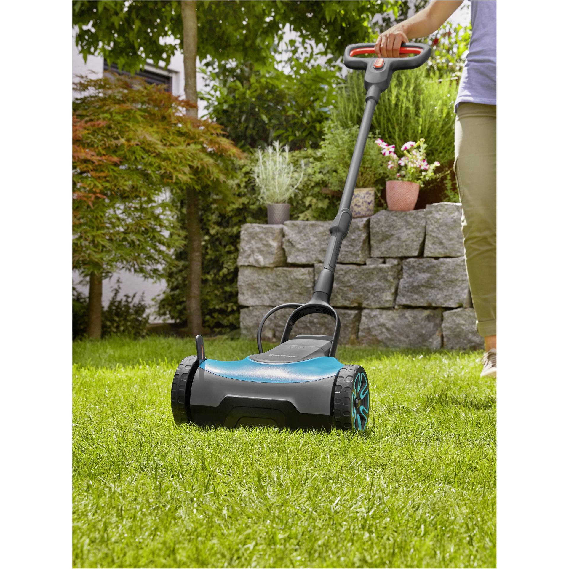 Gardena cordless lawn mower HandyMower 22/18V P4A Set