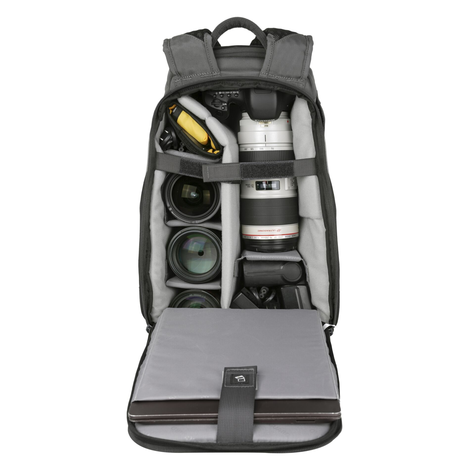Vanguard VEO Adaptor R44 black Backpack with USB-A