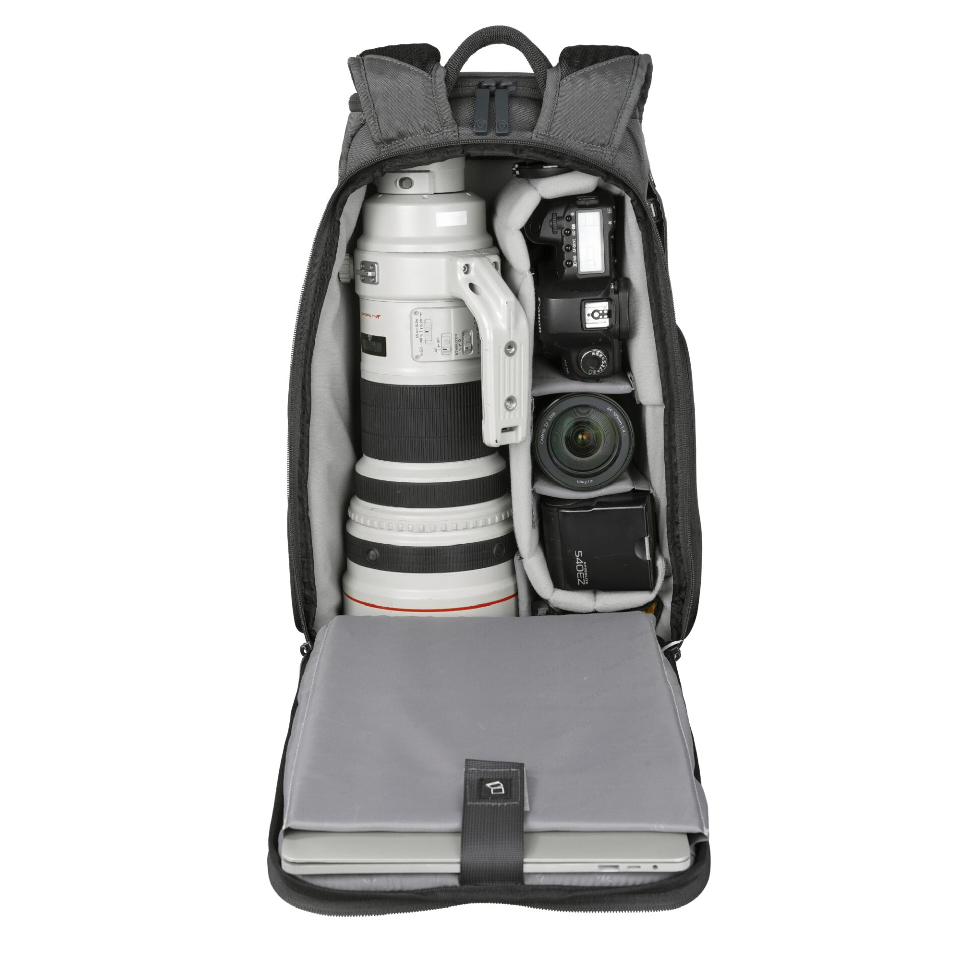 Vanguard VEO Adaptor R48 black Backpack with USB-A