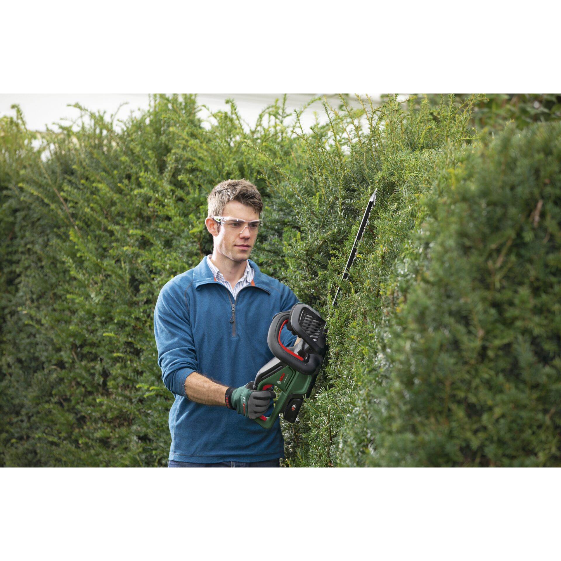 Bosch UniversalHedgeCut 18-50 solo Cordless Hedgecutter
