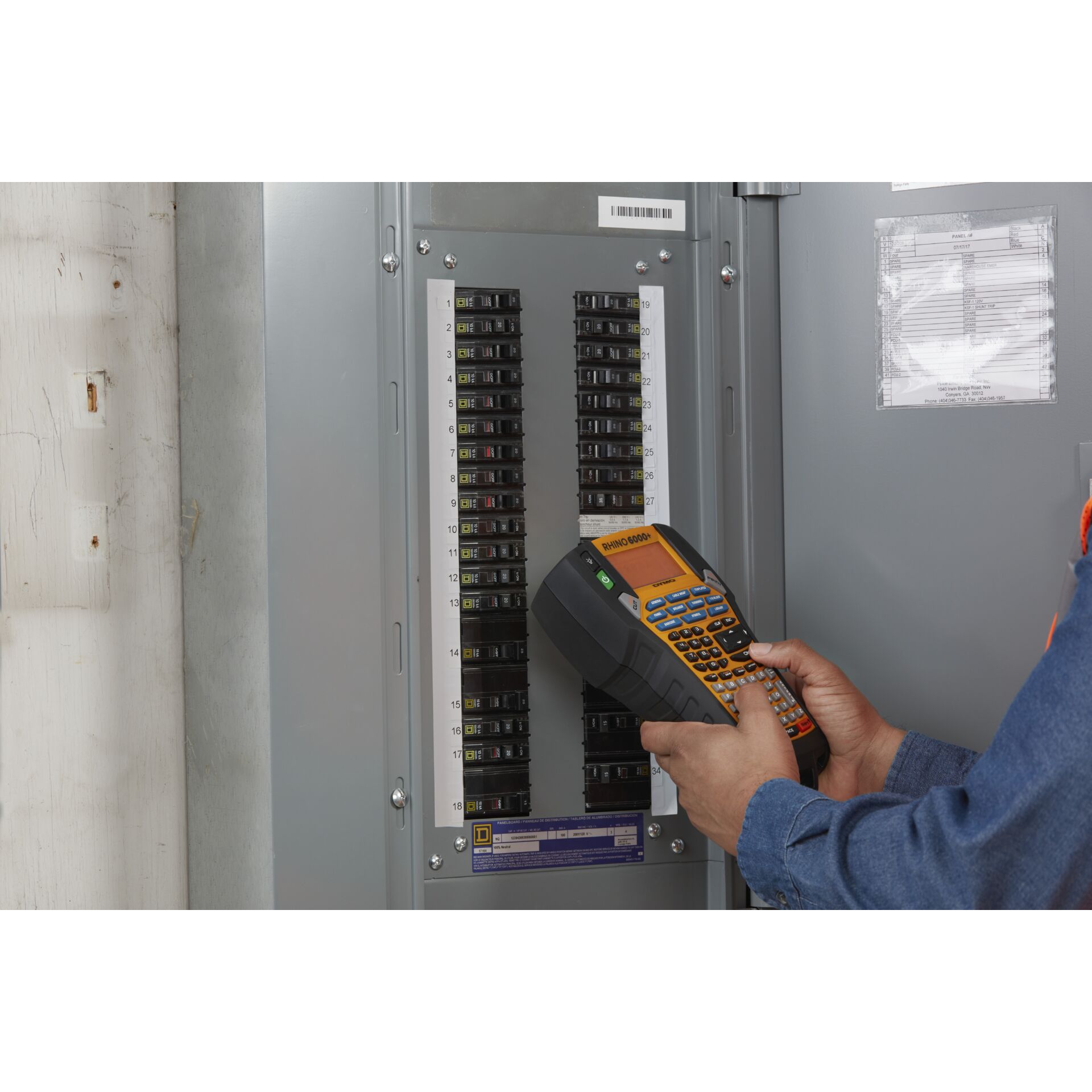 Dymo Rhino 6000+ Perm. Polyester 24 mm x 5,5 m schwarz auf t