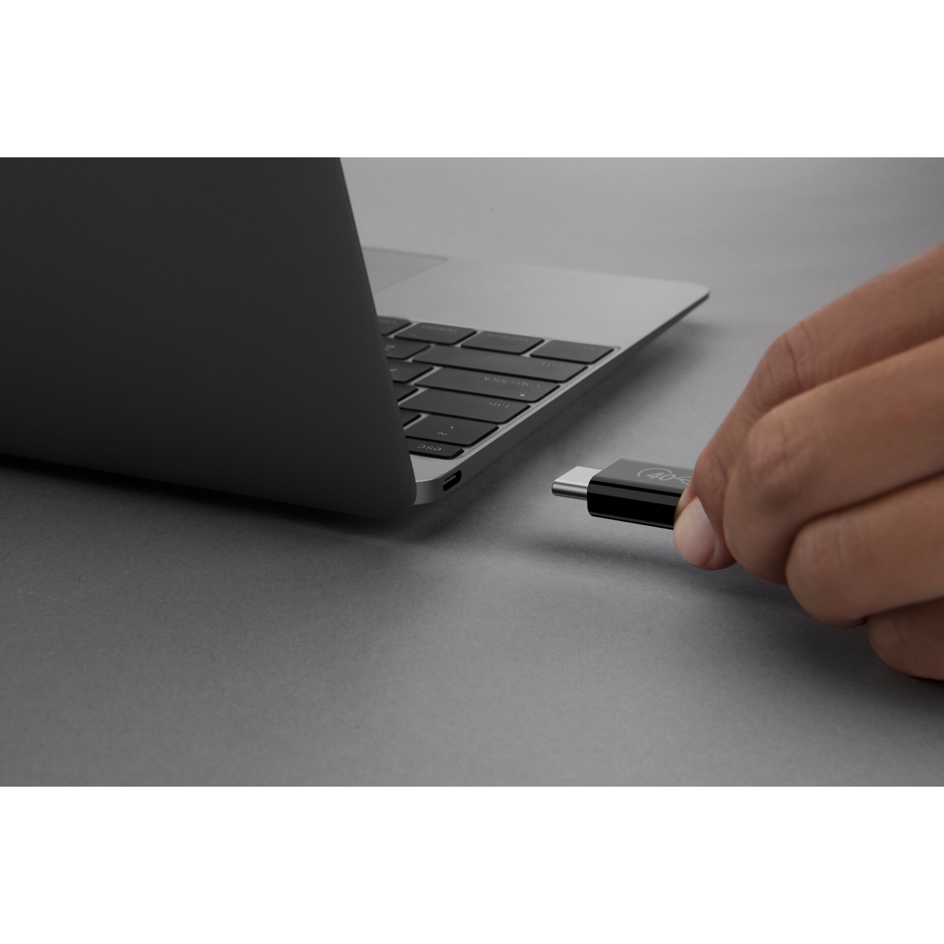 Belkin USB4 Cable USB-C/USB-C 40Gb/s 100W 0,8m   INZ001bt0.8