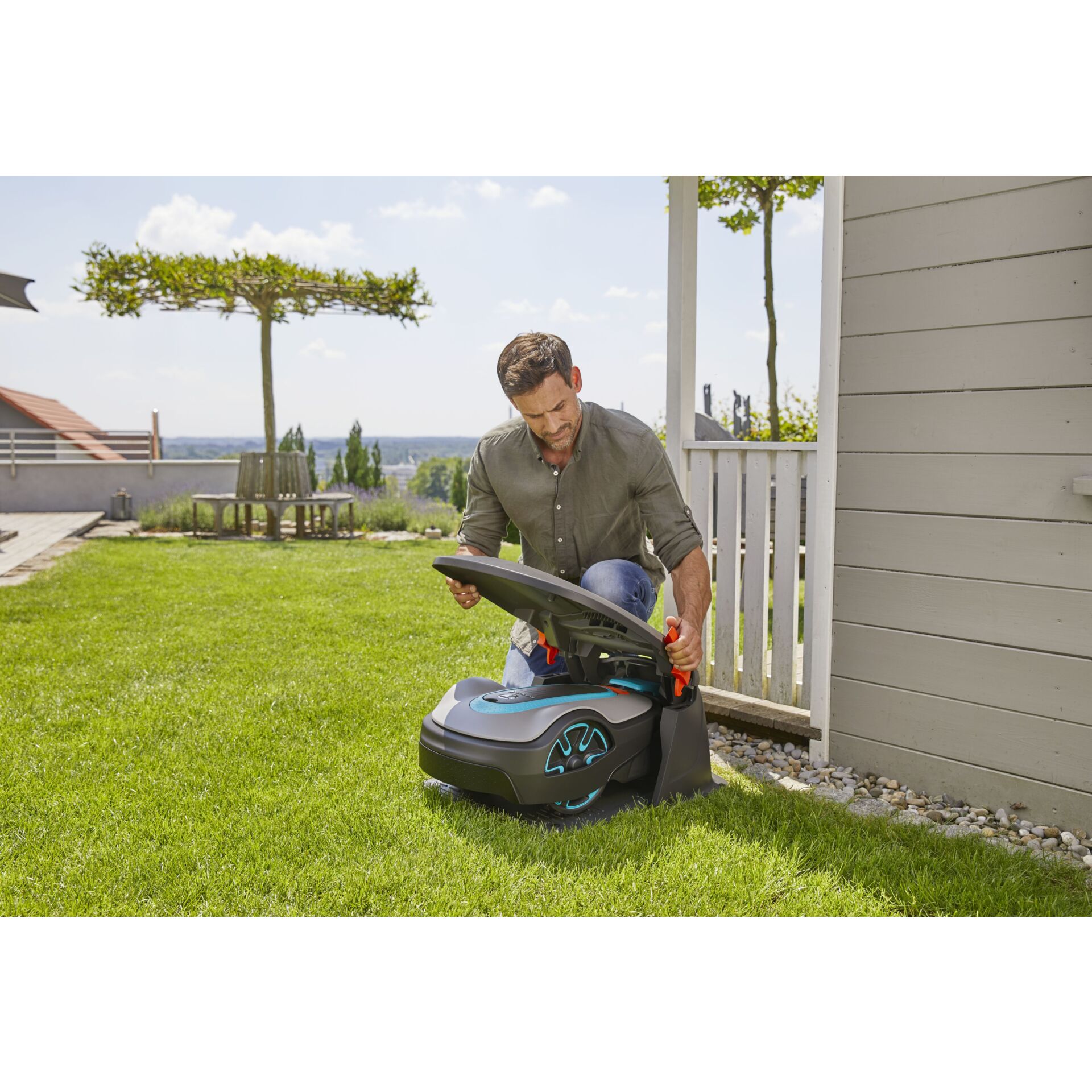 Gardena Garage for robotic lawn mower