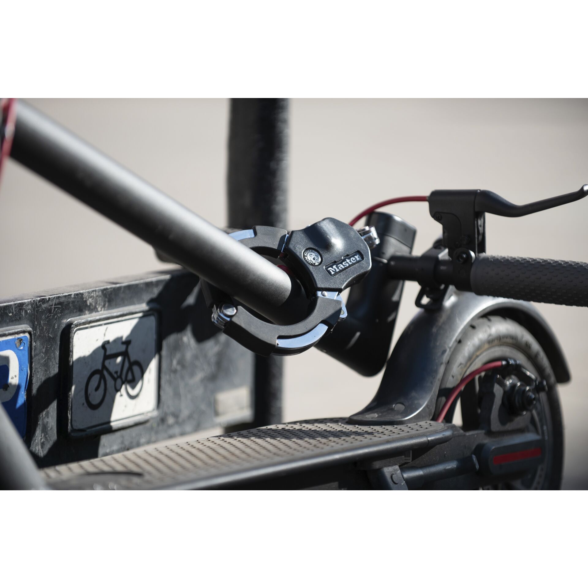 Master Lock Street Cuff con chiave corto 8200EURDPRO