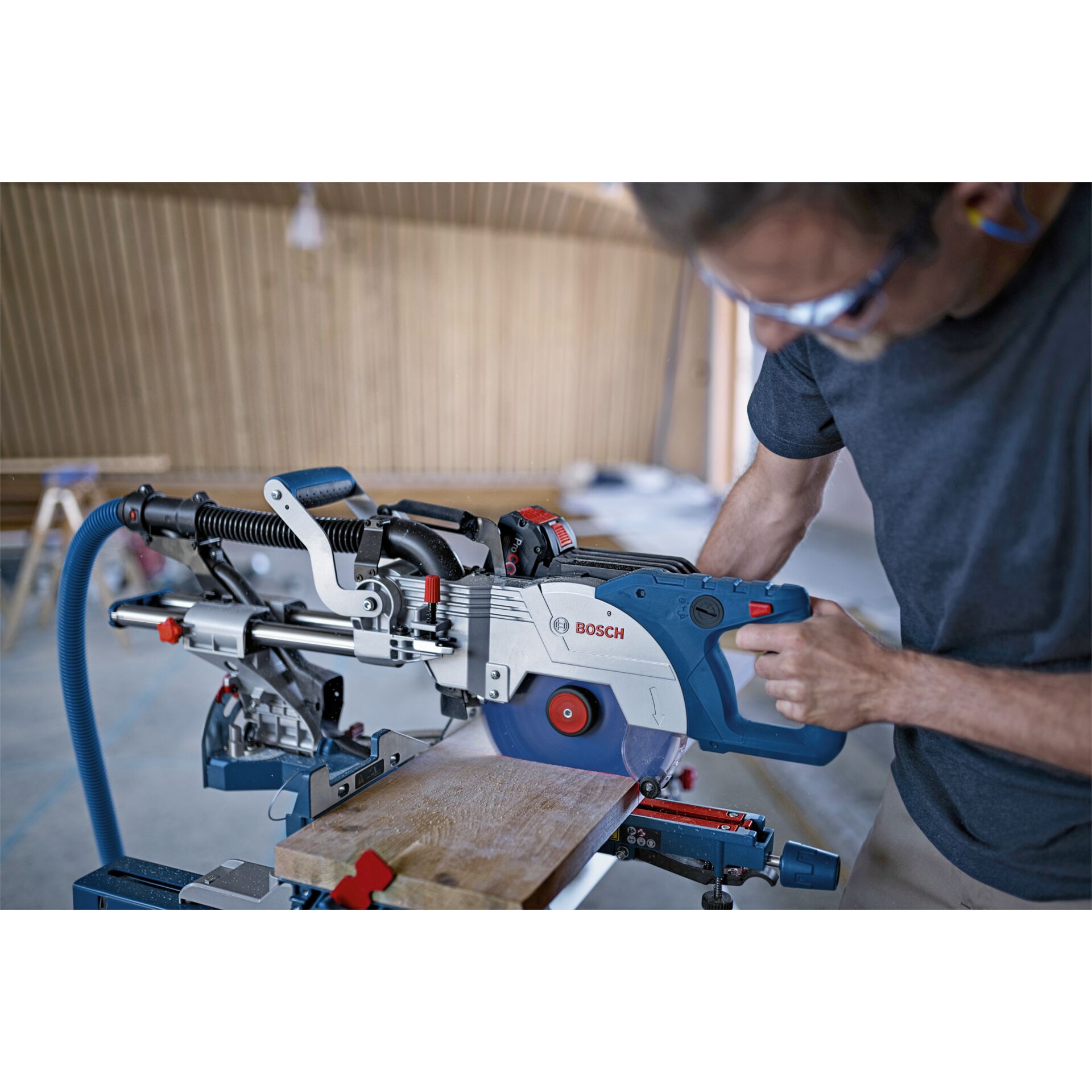 Bosch GCM 18V-216 DC solo Akku-Kapp- und Gehrungssäge