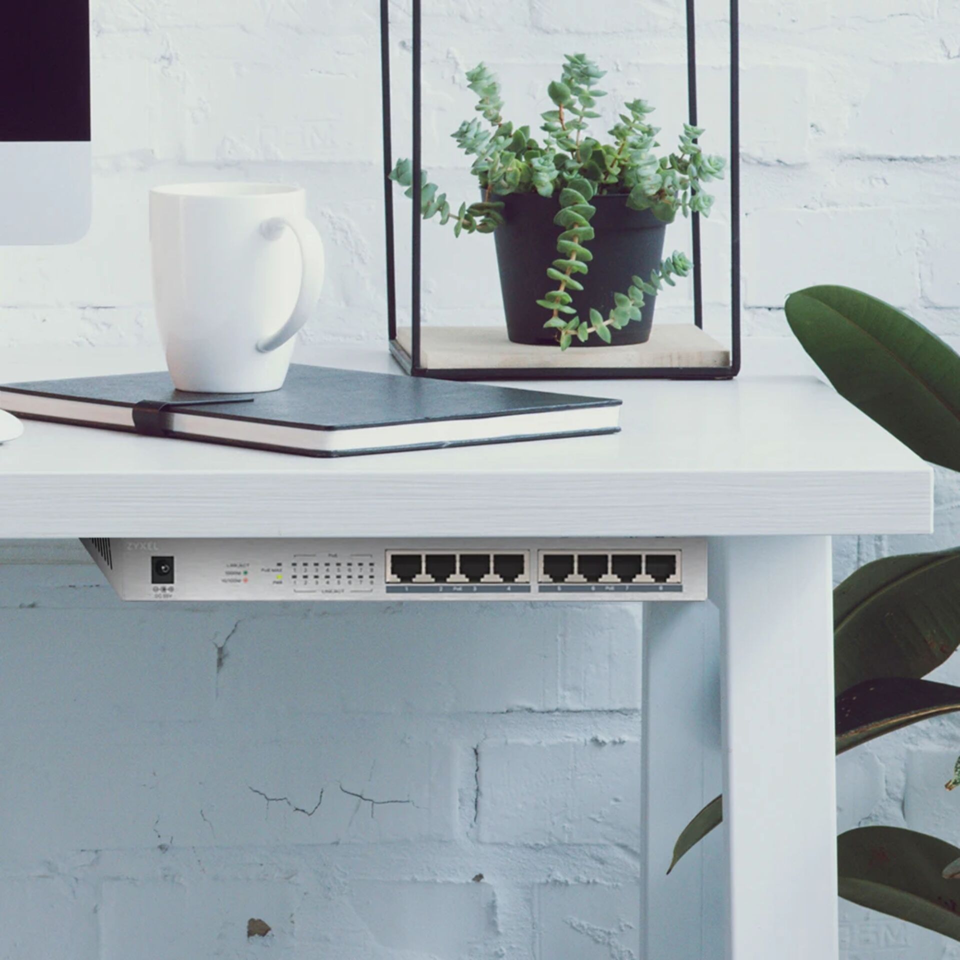 Zyxel GS1008-HP 8-Port Desktop PoE+ Switch