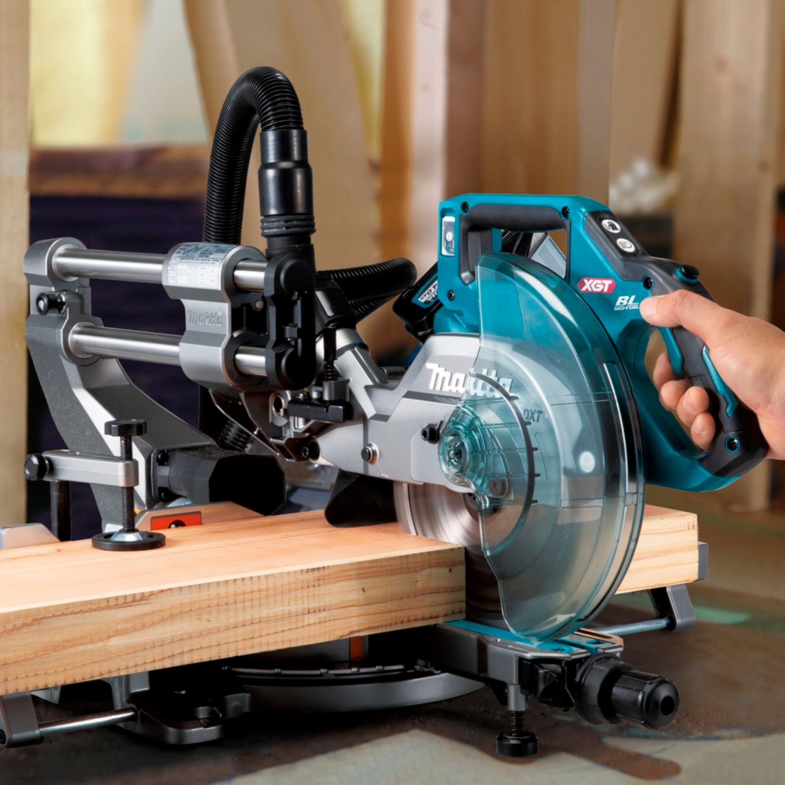 Makita  LS002GZ01  Cordless Chop and Mitre Saw 40V