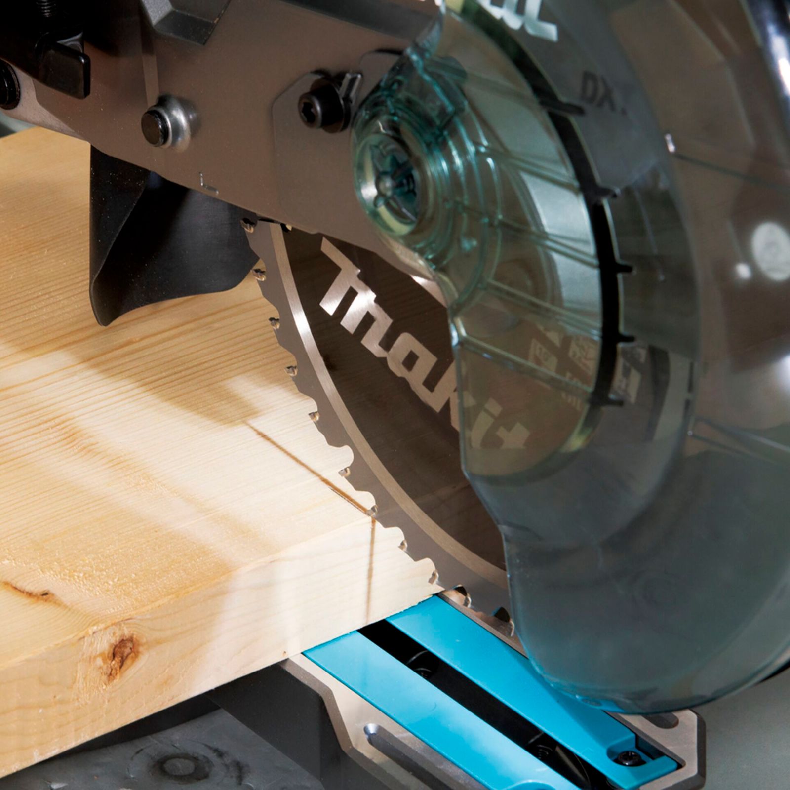 Makita  LS002GZ01  Cordless Chop and Mitre Saw 40V