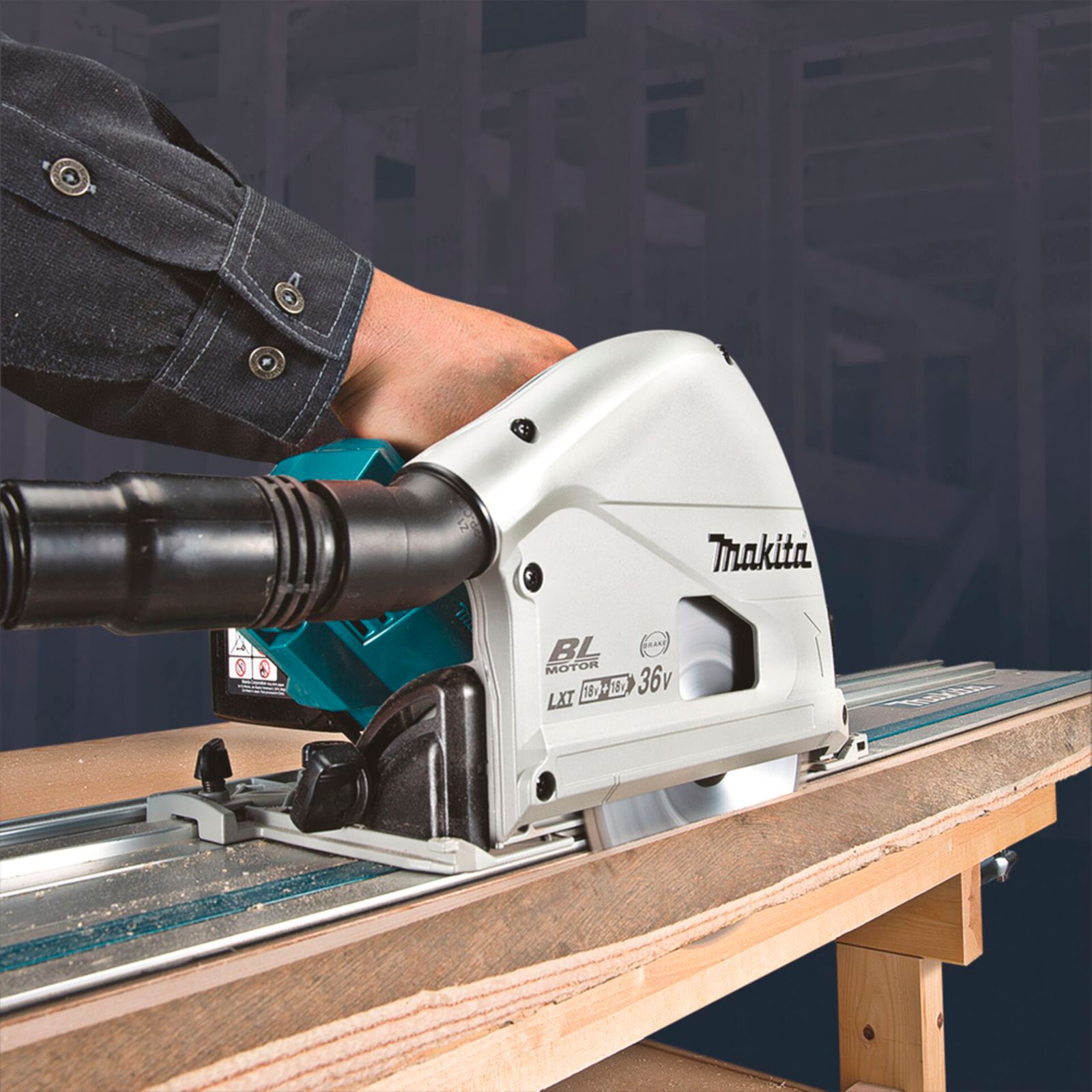 Makita DSP600ZJ sega a immersione a batteria