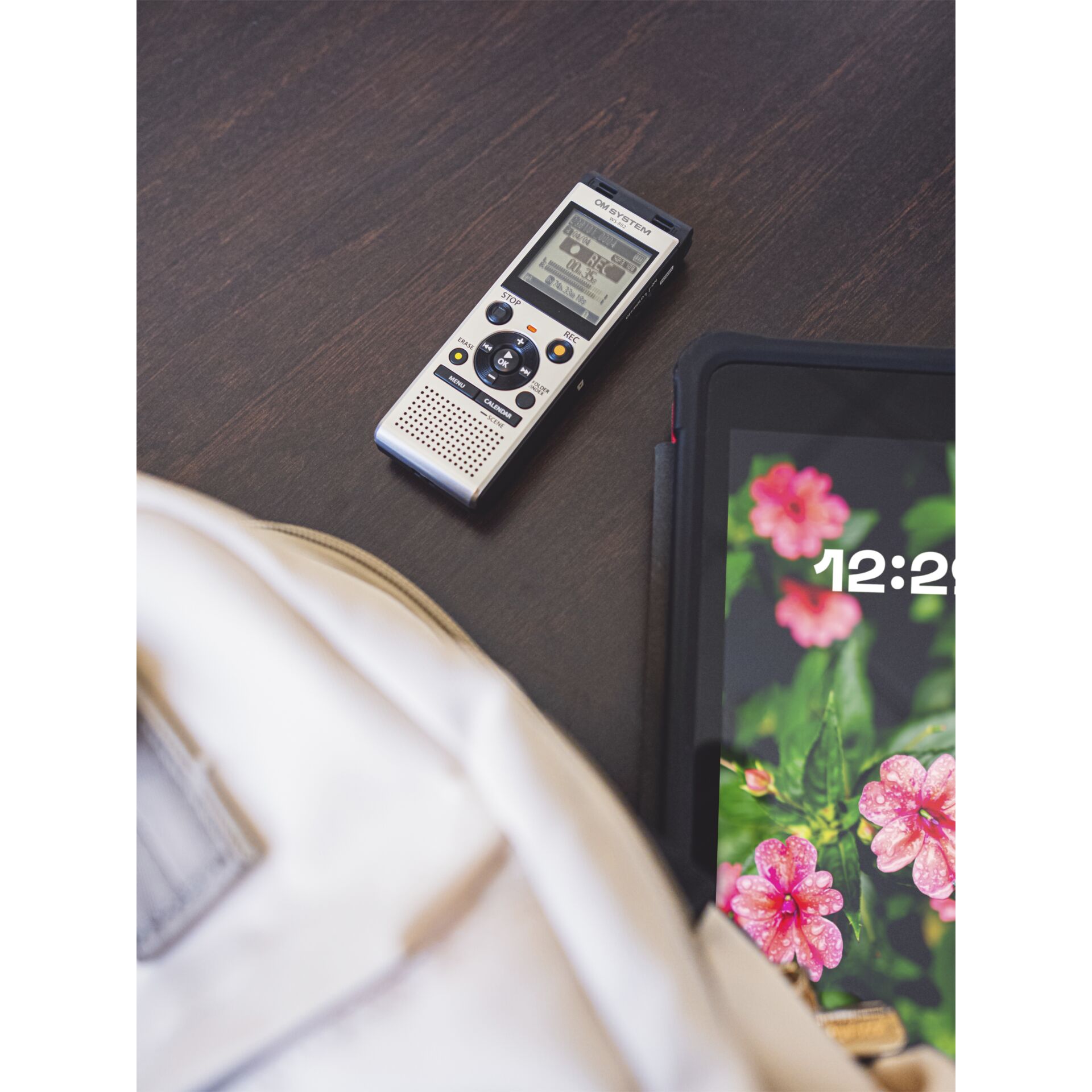 OM system WS-882 4GB