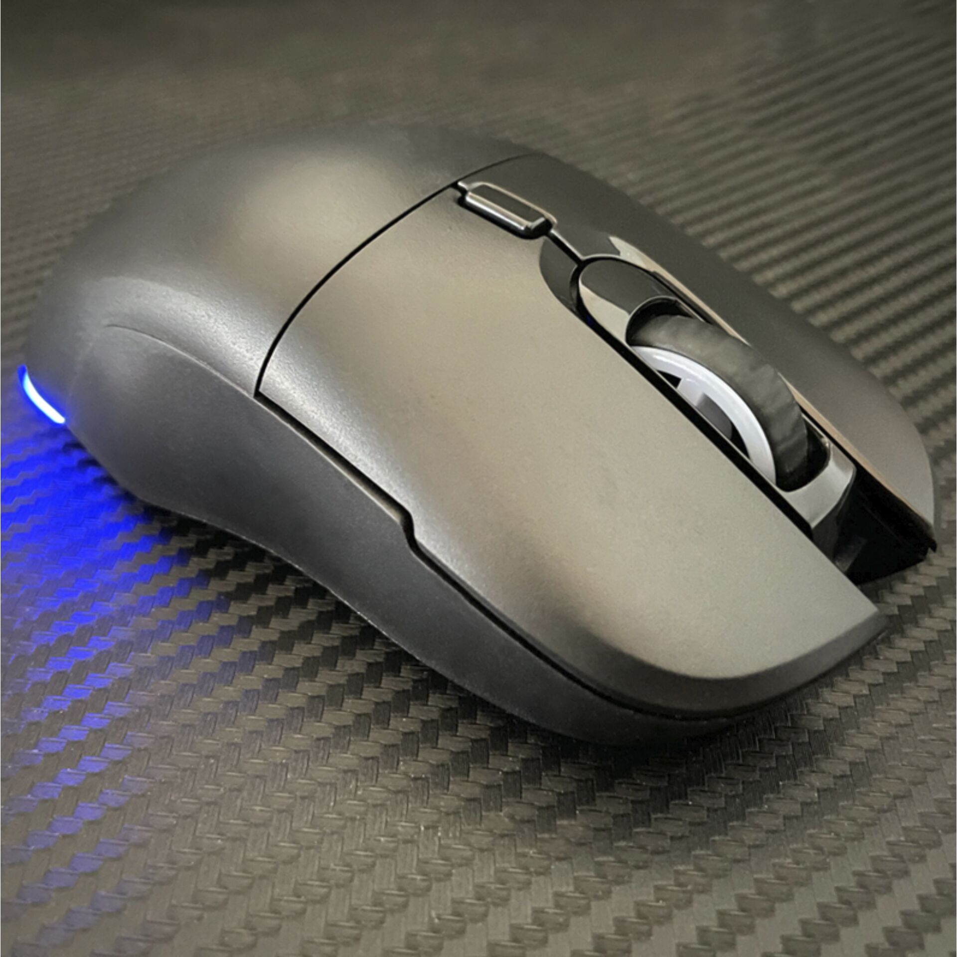 LC Power LC-M900B-C-W