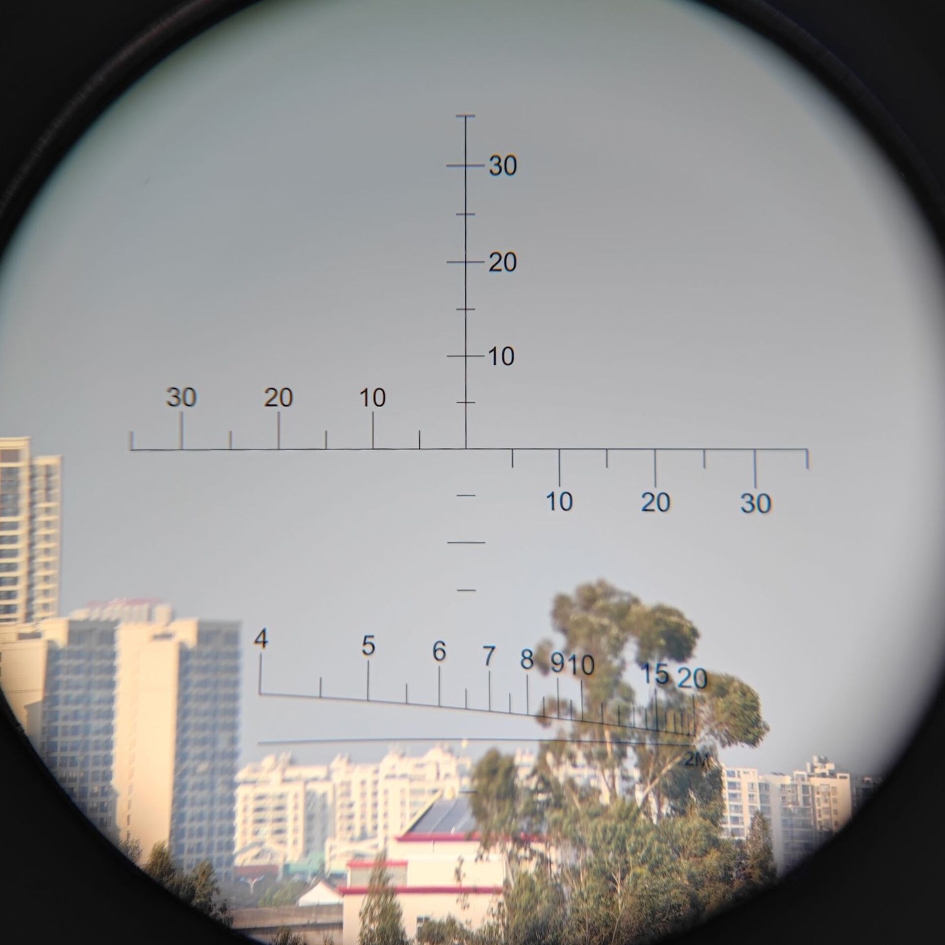 Levenhuk Army 10x50 mit Skala