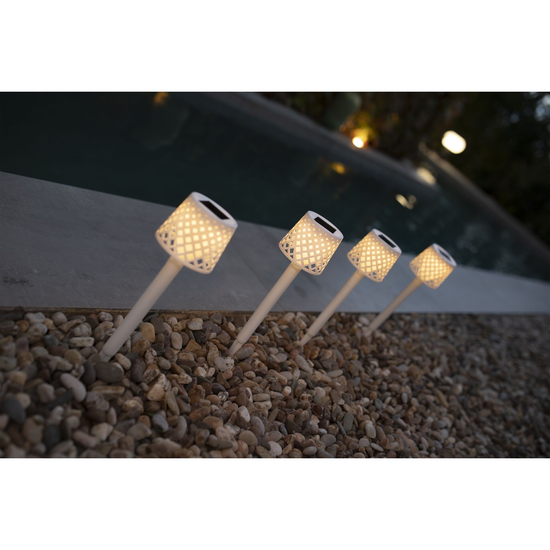 New Garden Gretita Solar Erdspieß Leuchte, 4er Pack Weiß