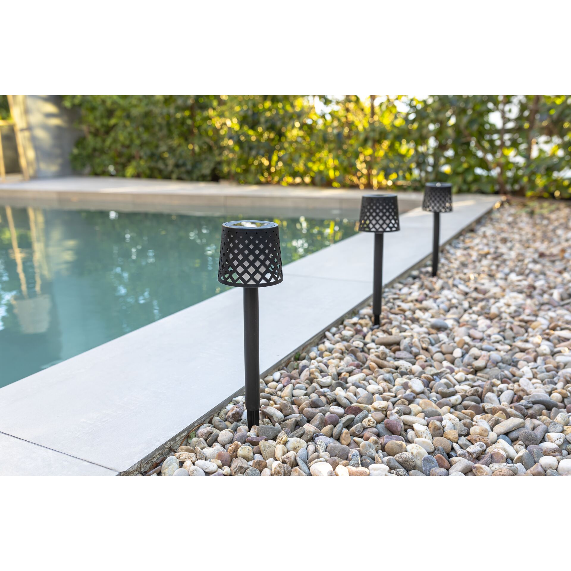 New Garden Gretita Solar Erdspieß Leuchte, 4er Pack Schw.