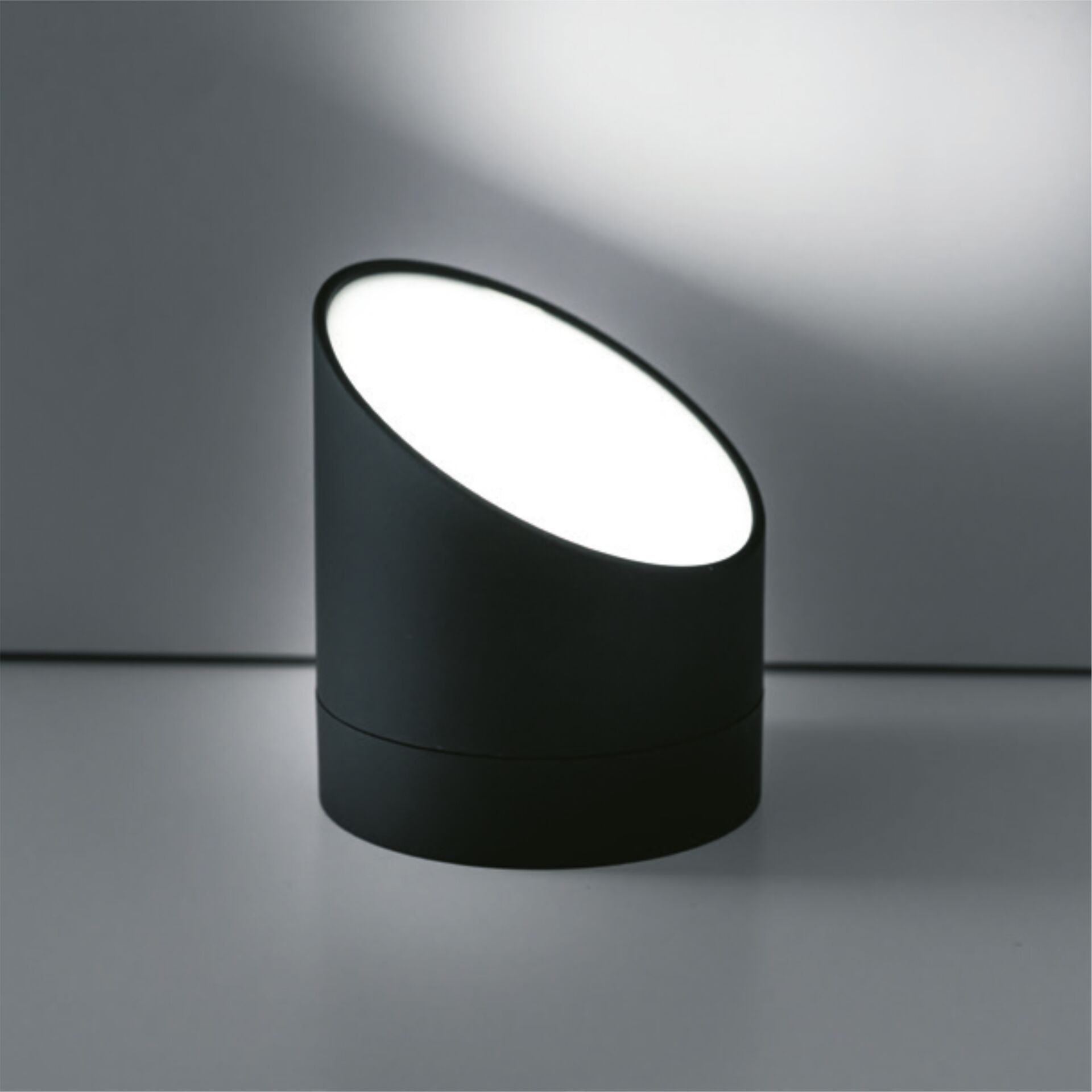 Mebus 25648     sveglia digitale con funzione luce notturna