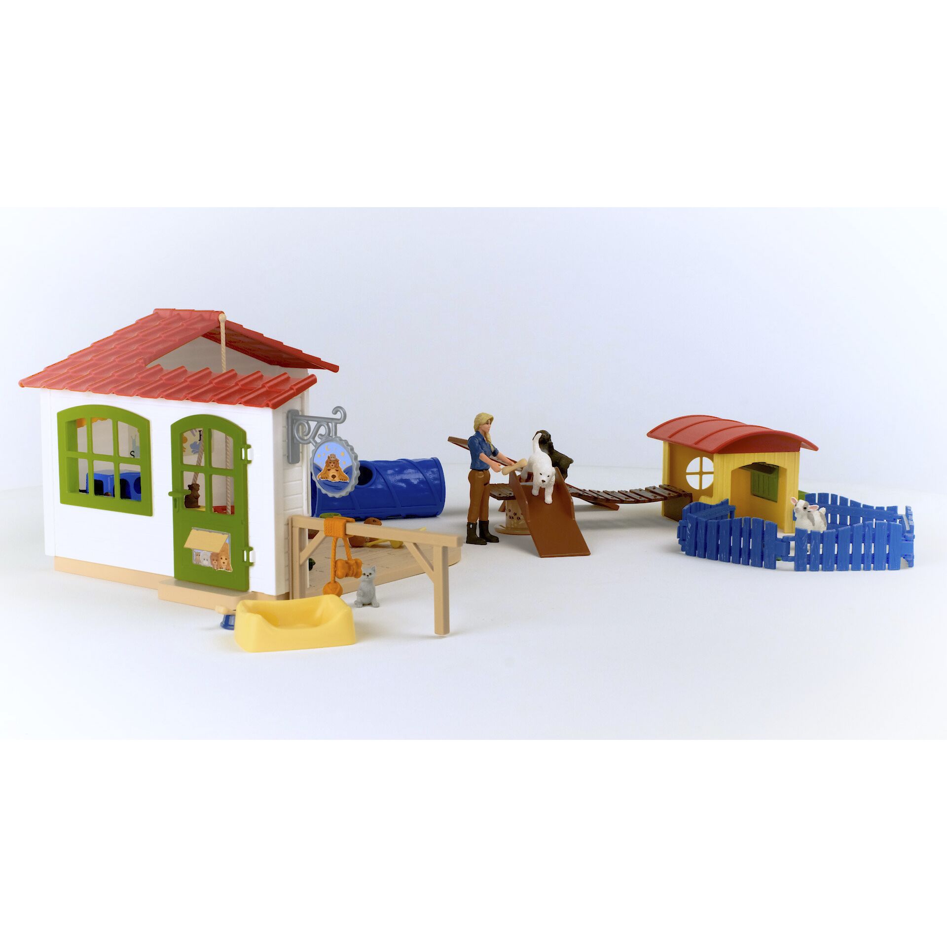SChleich Farm World     42607 Pet Hotel