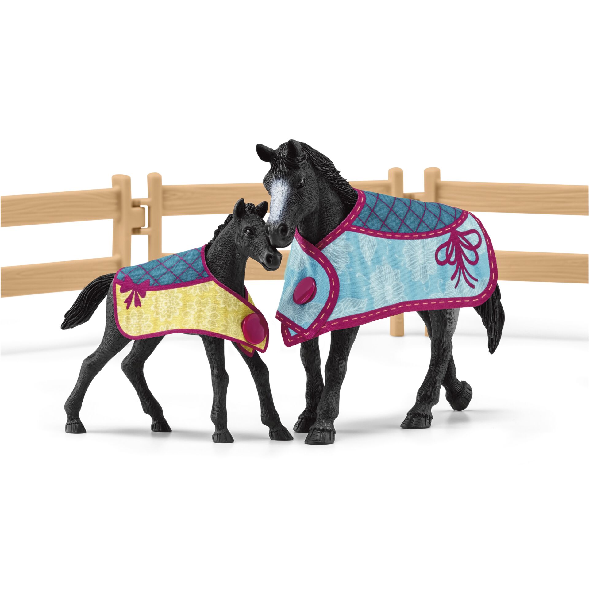 Schleich Horse Club     42611 Horse Box with Mare and Foal