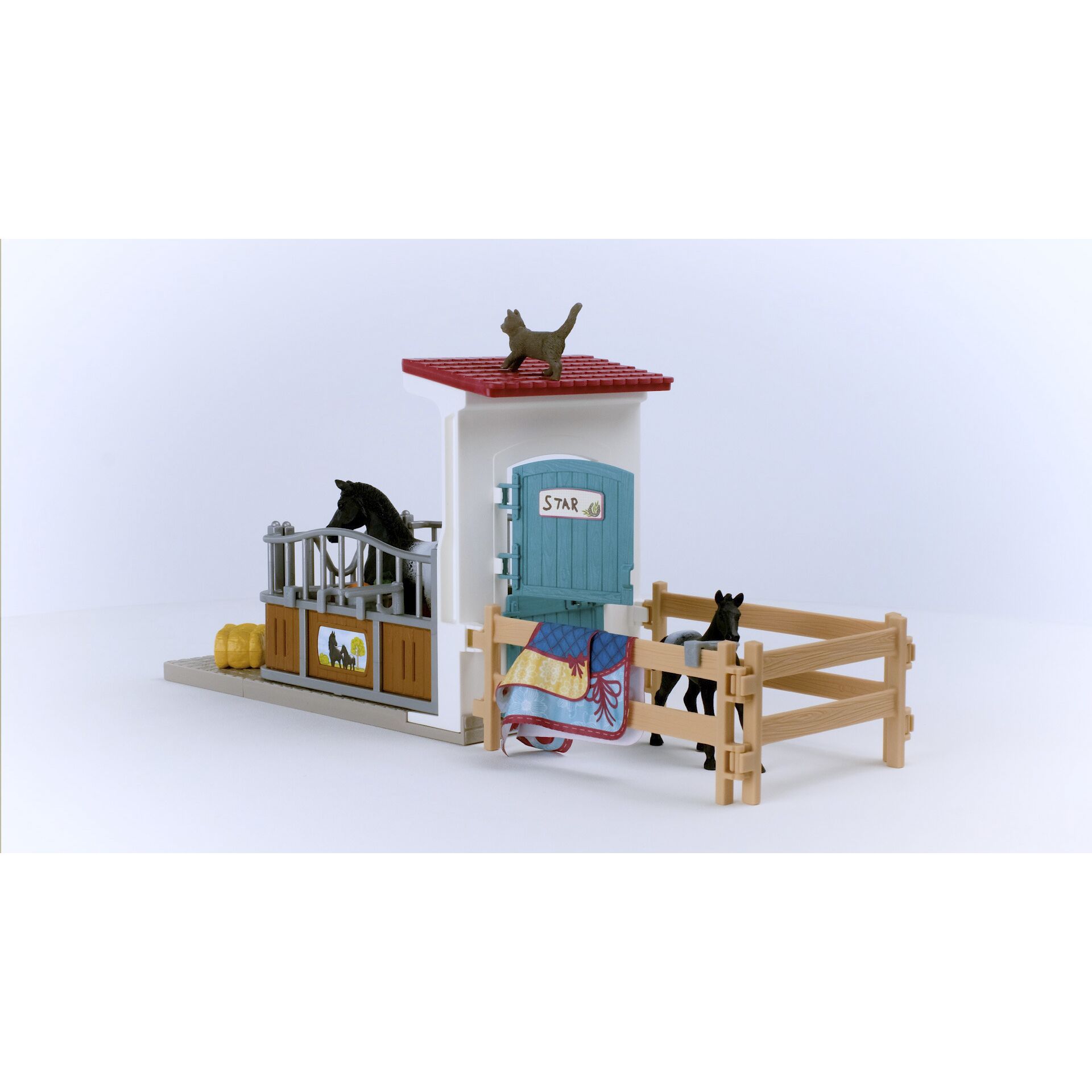 Schleich Horse Club     42611 Horse Box with Mare and Foal
