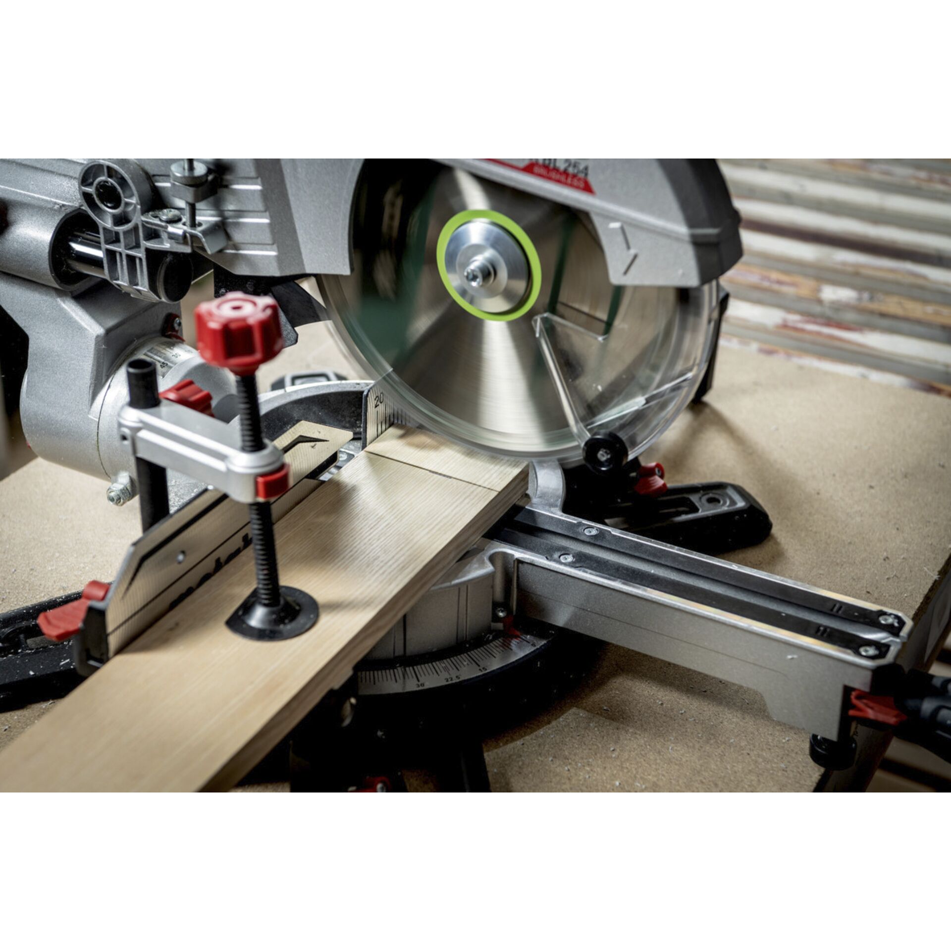 Metabo KGS 18 LTX BL 254 1x 4,0Ah