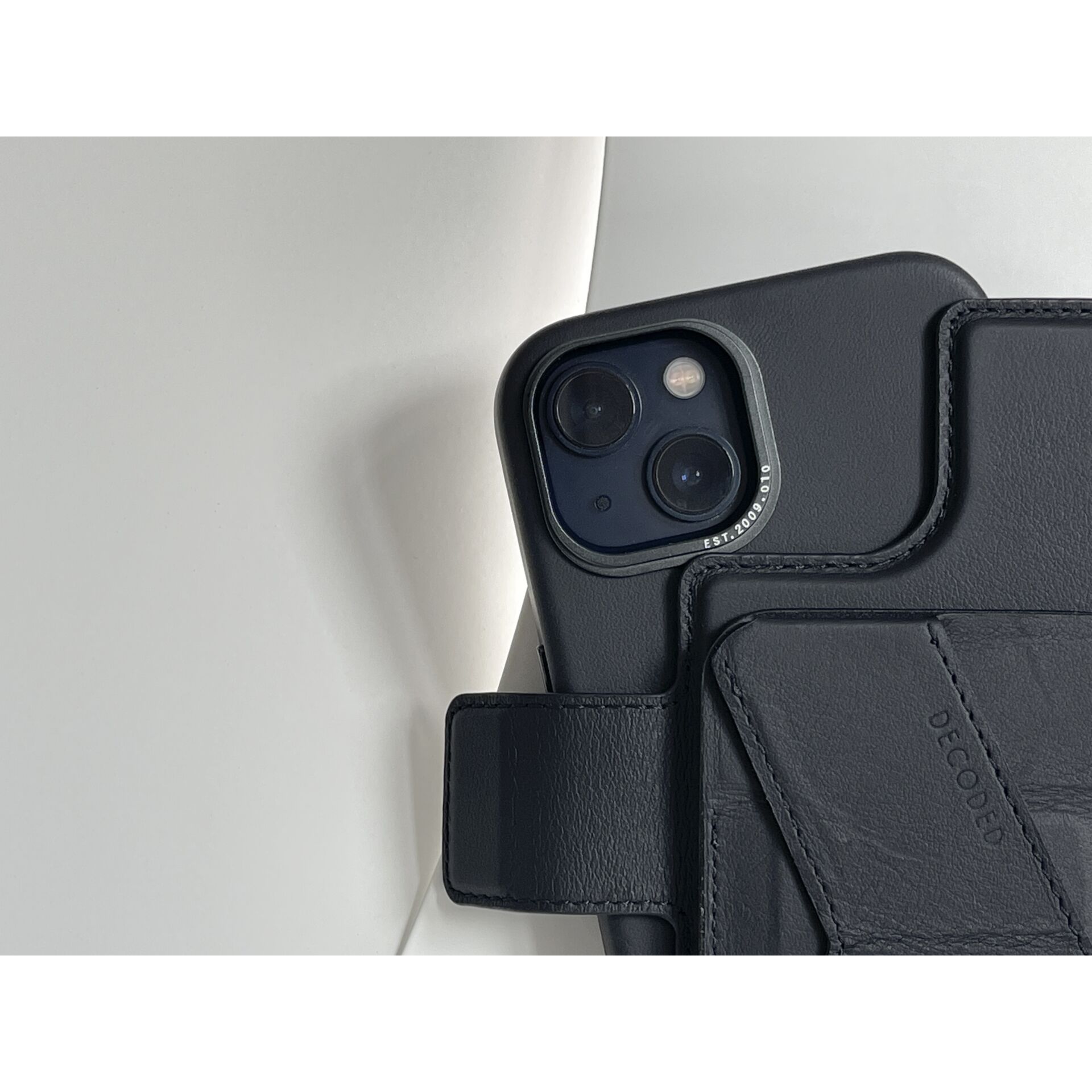 Decoded Leather Detachable Wallet iPhone 14 Plus Black