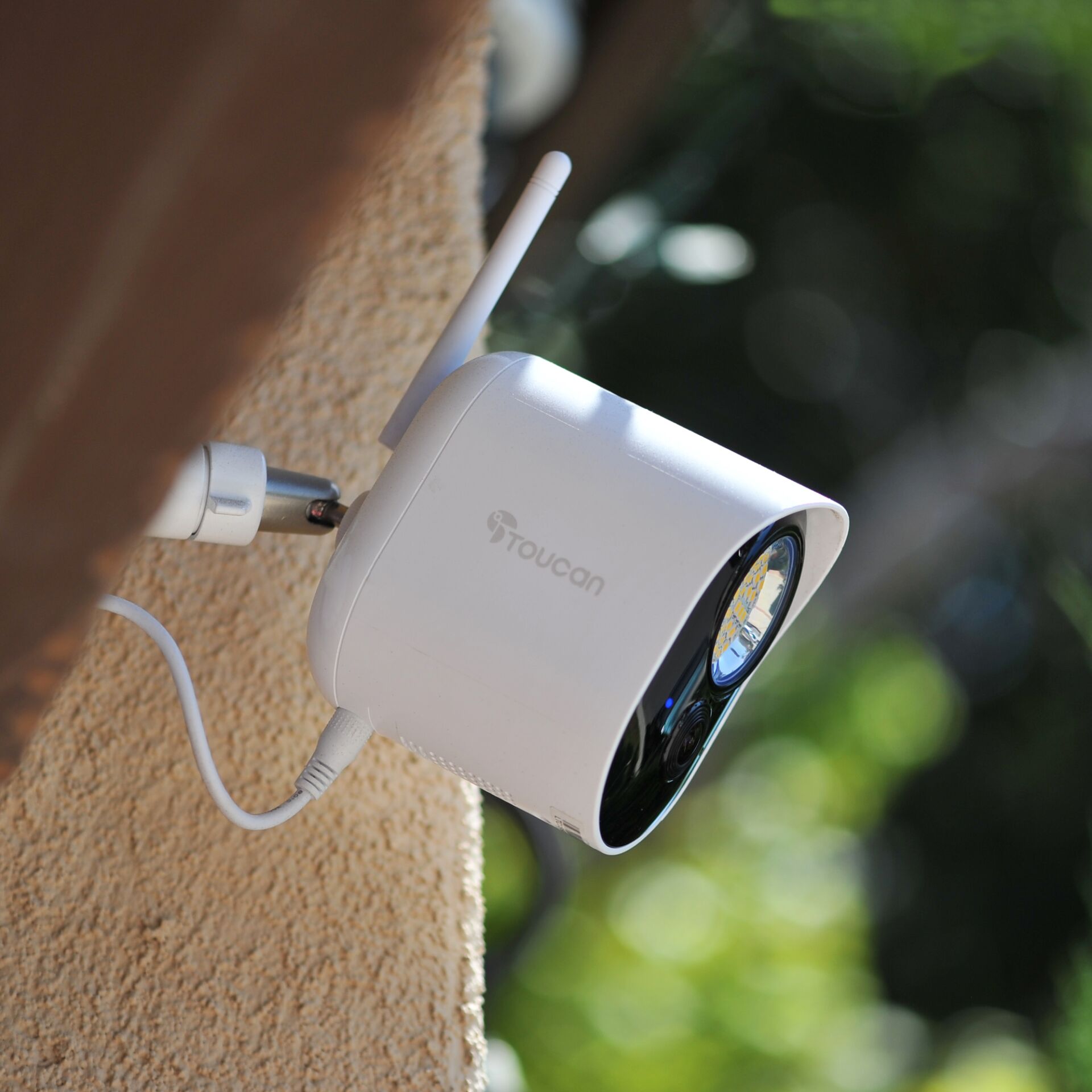 Toucan Security Light Camera with Radar Motion Detection