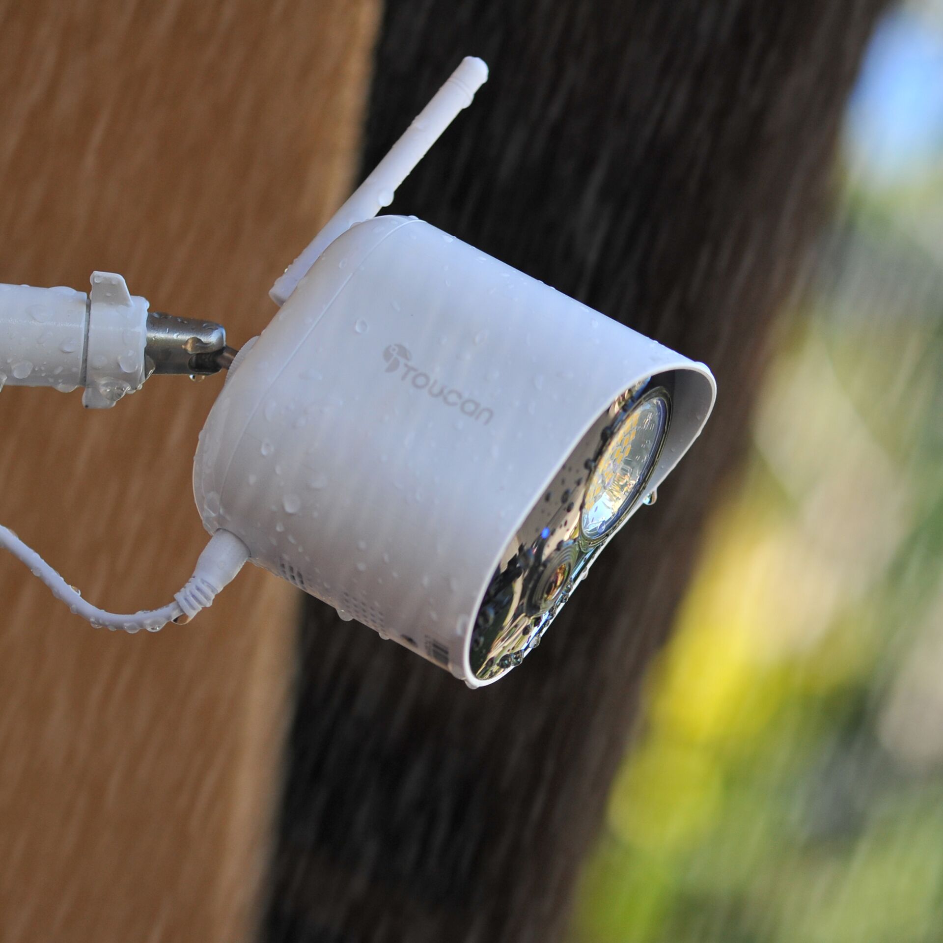 Toucan Security Light Camera with Radar Motion Detection