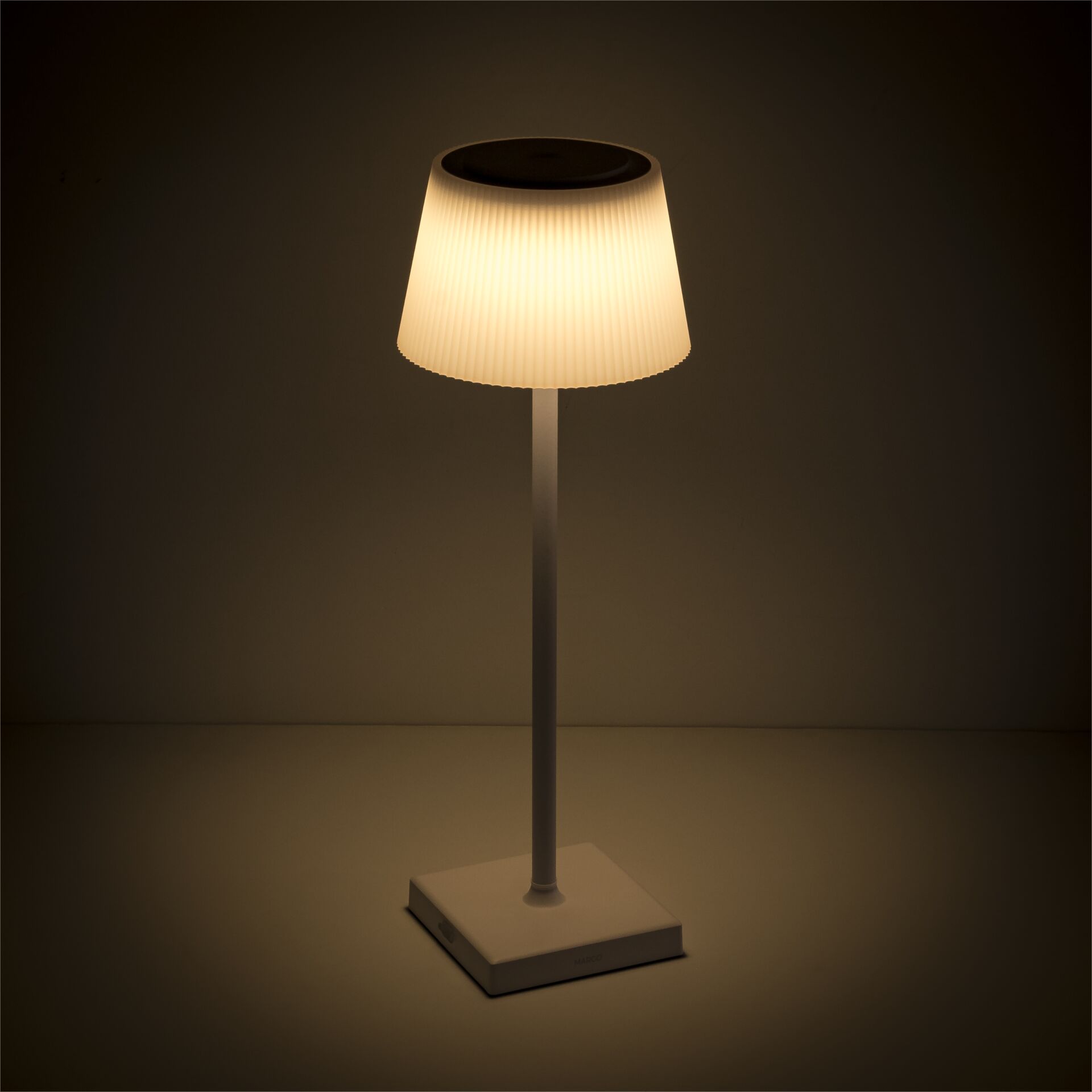 Century LED lamp. tav. MARGO bian. 4W 3000K Dimm. IP54