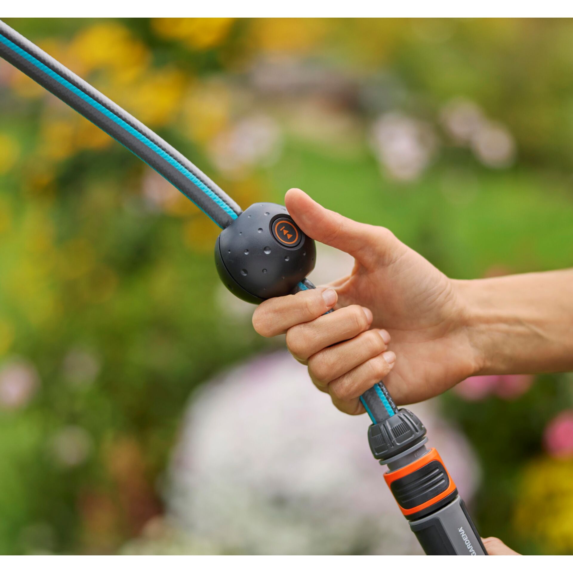 Gardena avvolgitubo parete batt. PowerRoll XL 18V bian. 35 m