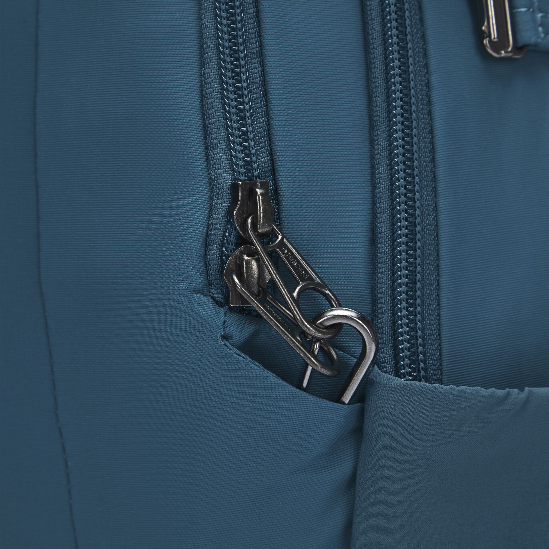 Pacsafe LS350 Rucksack ECONYL® türkis