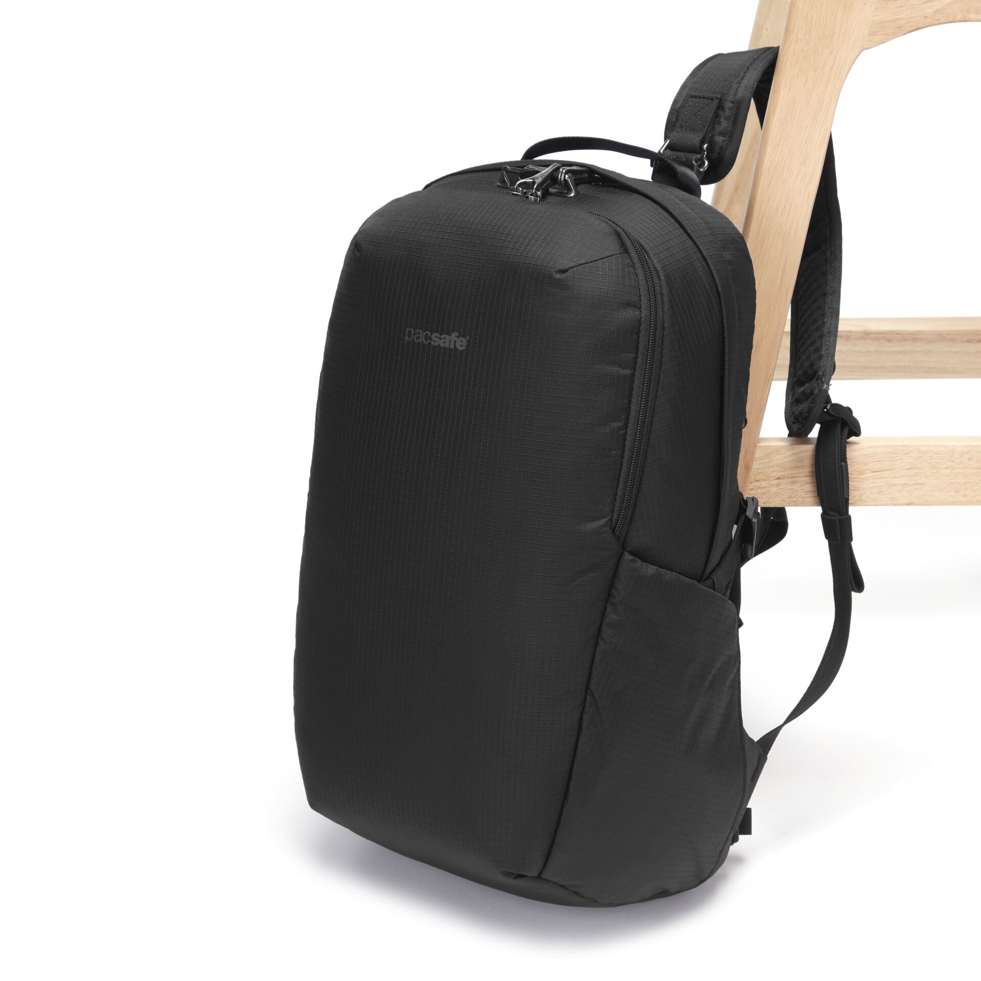 Pacsafe Vibe 25L Rucksack schwarz