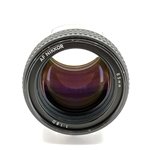 Nikon AF 85/1,8 D + paraluce HN-23